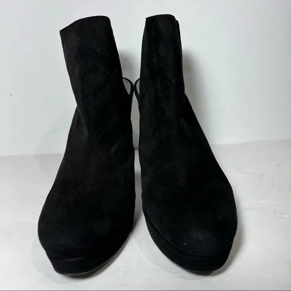 Stuart Weitzman - Picture 8 of 16